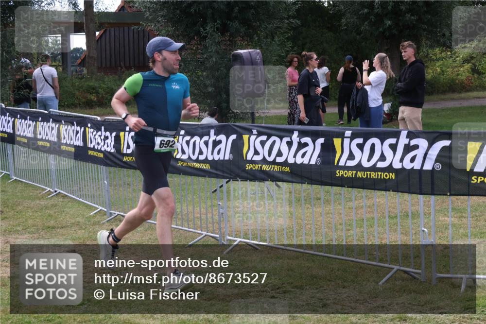 31.08.2025 - Elbe Triathlon Hamburg Luisa Fischer http://msf.ph/oto/8673527 31.08.2025 11:05:01 Laufen 692 meine-sportfotos.de