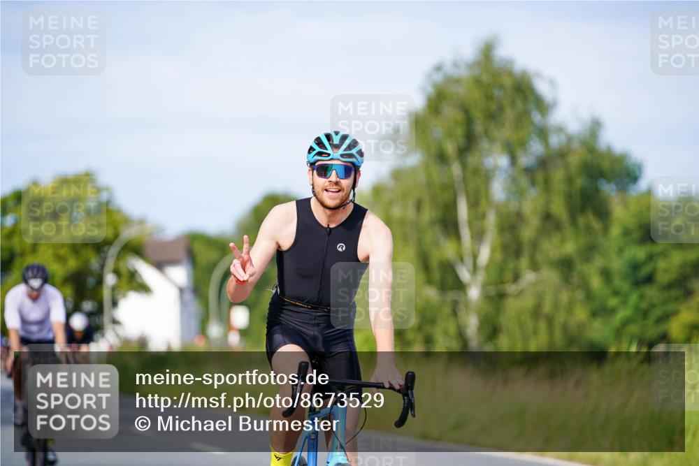 31.08.2025 - Elbe Triathlon Hamburg Michael Burmester http://msf.ph/oto/8673529 31.08.2025 10:12:24 Radfahren 473, 587, 608, 665 meine-sportfotos.de