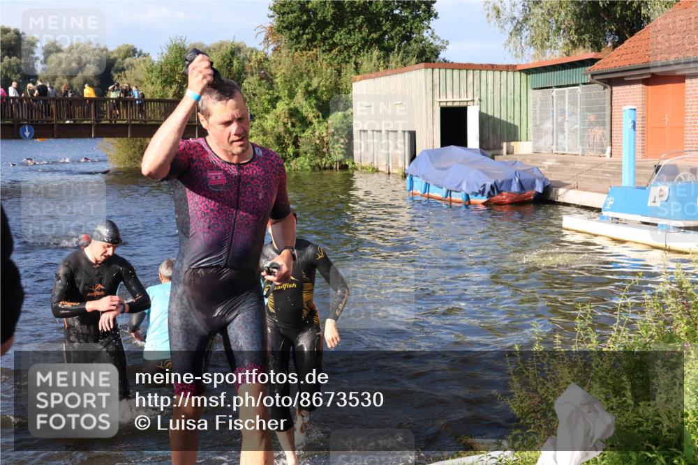 31.08.2025 - Elbe Triathlon Hamburg Luisa Fischer http://msf.ph/oto/8673530 31.08.2025 08:44:08 Schwimmen 256, 257, 370, 373 meine-sportfotos.de