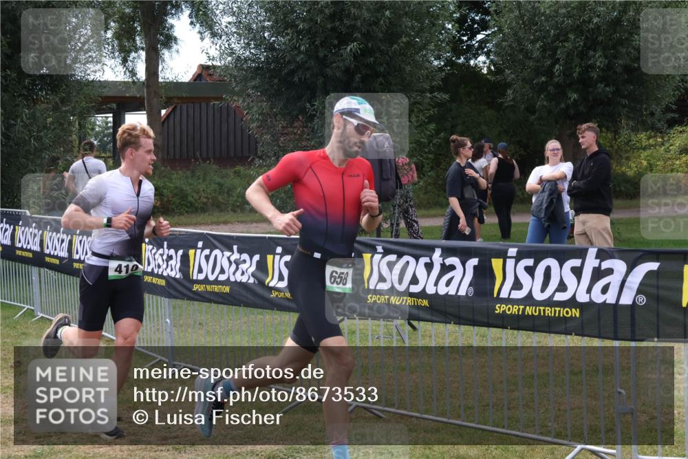 31.08.2025 - Elbe Triathlon Hamburg Luisa Fischer http://msf.ph/oto/8673533 31.08.2025 11:05:06 Laufen 410, 658 meine-sportfotos.de