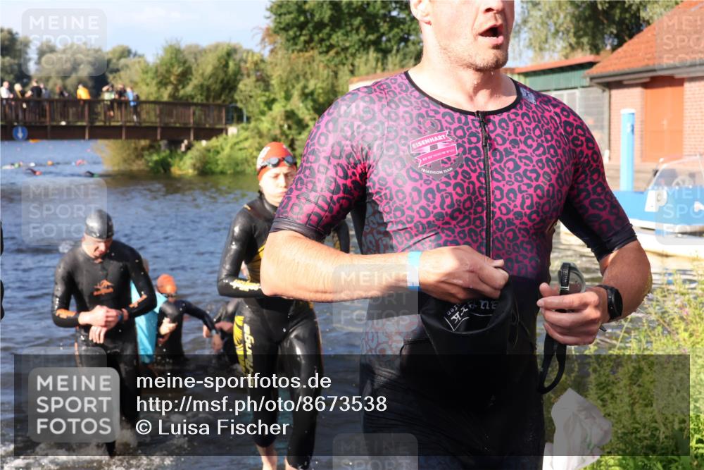 31.08.2025 - Elbe Triathlon Hamburg Luisa Fischer http://msf.ph/oto/8673538 31.08.2025 08:44:09 Schwimmen 256, 257, 321, 370, 373 meine-sportfotos.de