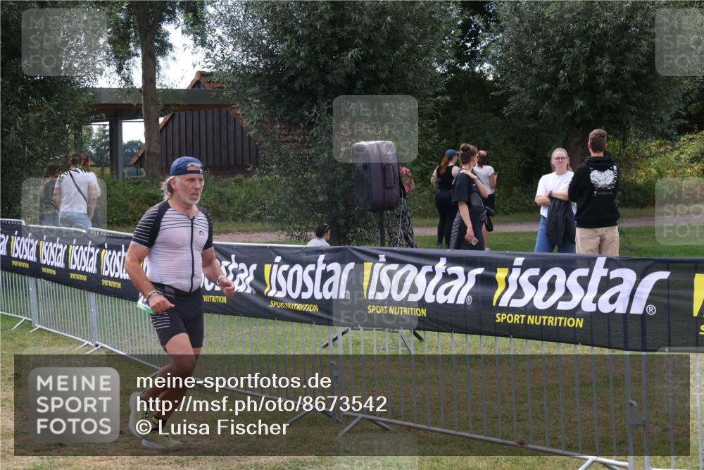 31.08.2025 - Elbe Triathlon Hamburg Luisa Fischer http://msf.ph/oto/8673542 31.08.2025 11:05:17 Laufen  meine-sportfotos.de