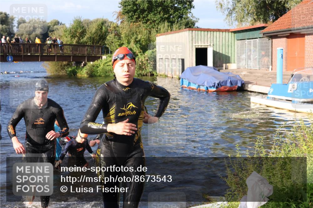 31.08.2025 - Elbe Triathlon Hamburg Luisa Fischer http://msf.ph/oto/8673543 31.08.2025 08:44:10 Schwimmen 256, 257, 321, 370, 373 meine-sportfotos.de