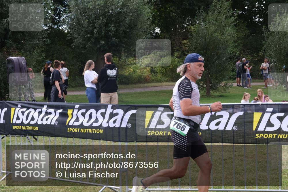 31.08.2025 - Elbe Triathlon Hamburg Luisa Fischer http://msf.ph/oto/8673556 31.08.2025 11:05:18 Laufen 766 meine-sportfotos.de
