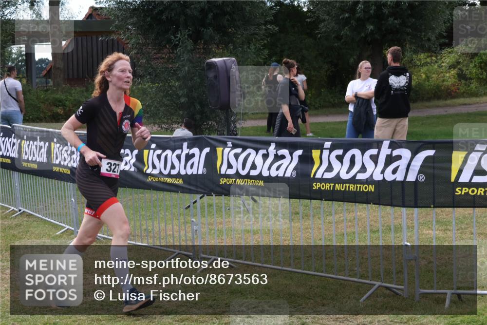 31.08.2025 - Elbe Triathlon Hamburg Luisa Fischer http://msf.ph/oto/8673563 31.08.2025 11:05:27 Laufen 3, 321 meine-sportfotos.de