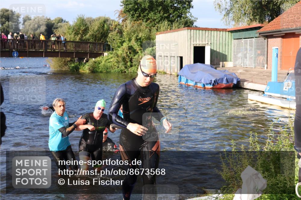 31.08.2025 - Elbe Triathlon Hamburg Luisa Fischer http://msf.ph/oto/8673568 31.08.2025 08:44:13 Schwimmen 256, 257, 321, 373 meine-sportfotos.de