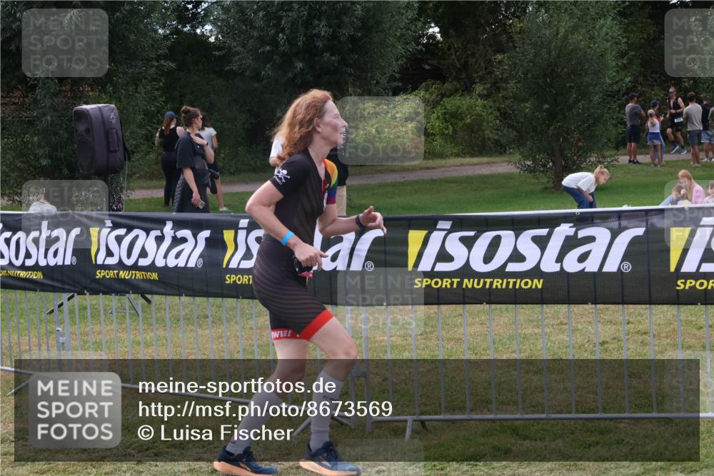 31.08.2025 - Elbe Triathlon Hamburg Luisa Fischer http://msf.ph/oto/8673569 31.08.2025 11:05:28 Laufen  meine-sportfotos.de