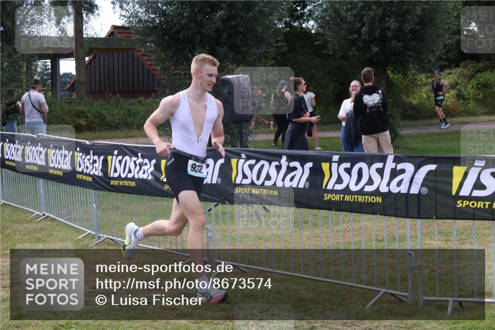 31.08.2025 - Elbe Triathlon Hamburg Luisa Fischer http://msf.ph/oto/8673574 31.08.2025 11:05:32 Laufen 932 meine-sportfotos.de