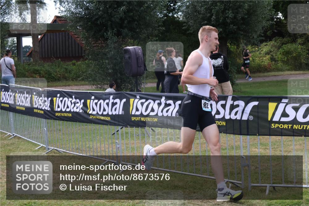 31.08.2025 - Elbe Triathlon Hamburg Luisa Fischer http://msf.ph/oto/8673576 31.08.2025 11:05:32 Laufen 9, 2 meine-sportfotos.de