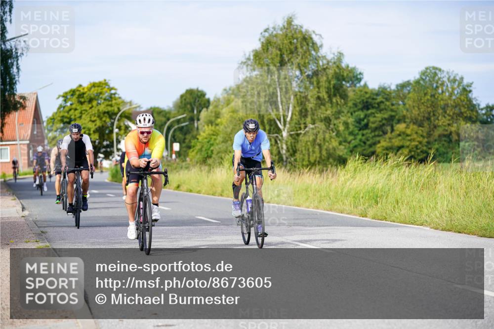 31.08.2025 - Elbe Triathlon Hamburg Michael Burmester http://msf.ph/oto/8673605 31.08.2025 10:12:33 Radfahren 499, 530, 536, 648, 673, 708, 748, 848 meine-sportfotos.de