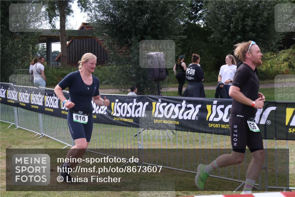 31.08.2025 - Elbe Triathlon Hamburg Luisa Fischer http://msf.ph/oto/8673607 31.08.2025 11:05:49 Laufen 6, 36, 6, 910 meine-sportfotos.de