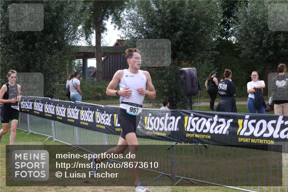 31.08.2025 - Elbe Triathlon Hamburg Luisa Fischer http://msf.ph/oto/8673610 31.08.2025 11:05:51 Laufen 97, 957 meine-sportfotos.de
