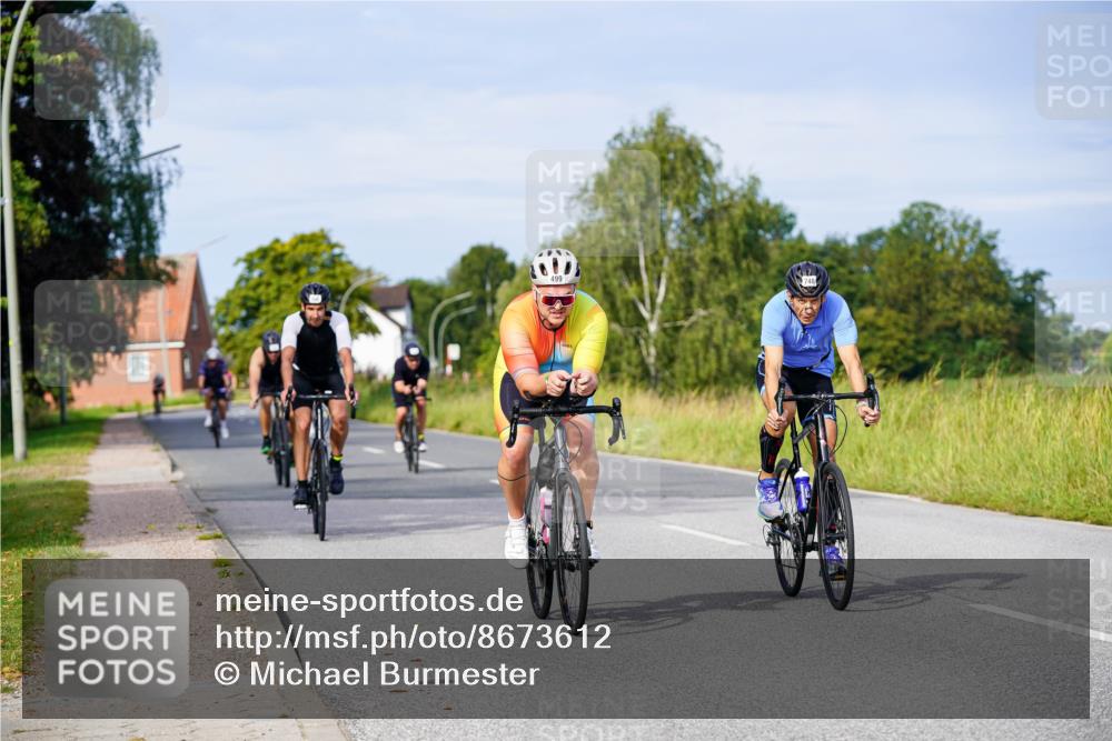 31.08.2025 - Elbe Triathlon Hamburg Michael Burmester http://msf.ph/oto/8673612 31.08.2025 10:12:34 Radfahren 499, 530, 536, 648, 673, 708, 748, 815, 848 meine-sportfotos.de