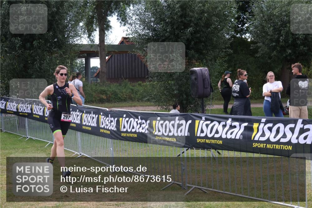 31.08.2025 - Elbe Triathlon Hamburg Luisa Fischer http://msf.ph/oto/8673615 31.08.2025 11:05:52 Laufen 297 meine-sportfotos.de