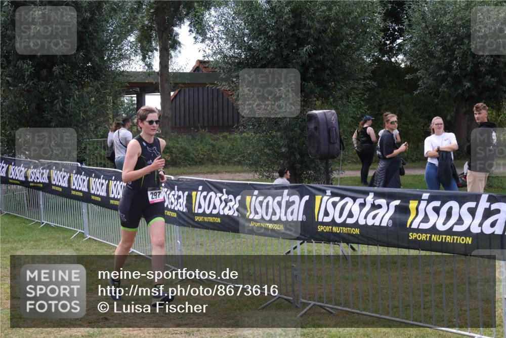 31.08.2025 - Elbe Triathlon Hamburg Luisa Fischer http://msf.ph/oto/8673616 31.08.2025 11:05:53 Laufen 297 meine-sportfotos.de