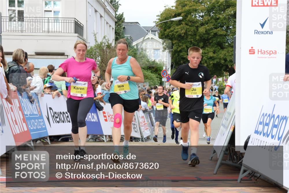 31.08.2025 - 21. Blankeneser Heldenlauf Strokosch-Dieckow http://msf.ph/oto/8673620 31.08.2025 10:30:51 Ziel 2179, 2594, 2376, 2279, 2168, 2600, 2206, 2309, 2310 meine-sportfotos.de