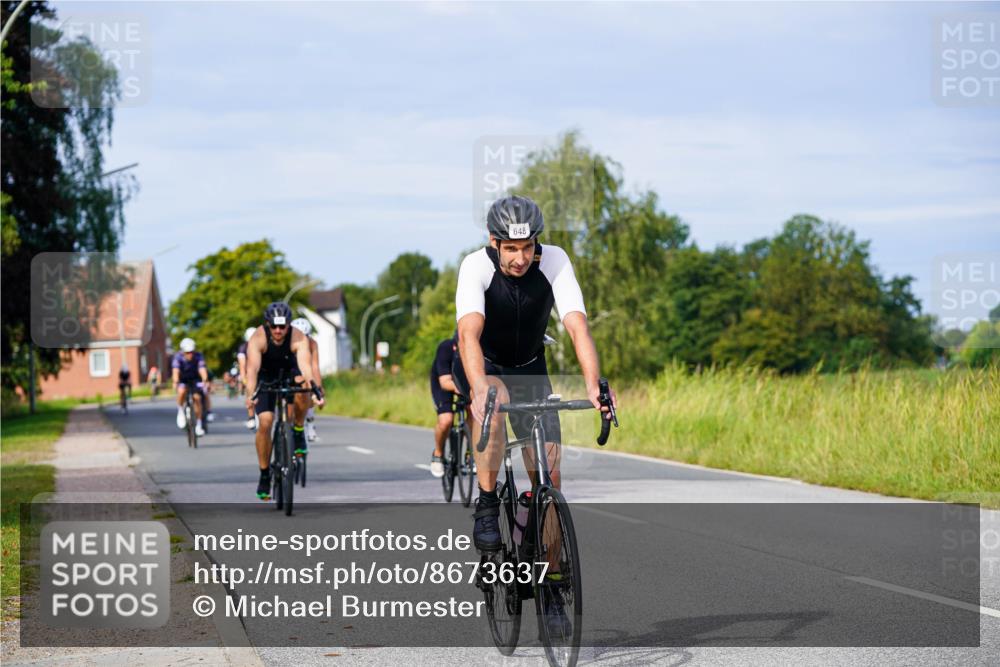 31.08.2025 - Elbe Triathlon Hamburg Michael Burmester http://msf.ph/oto/8673637 31.08.2025 10:12:35 Radfahren 499, 530, 536, 648, 673, 708, 748, 815, 848 meine-sportfotos.de
