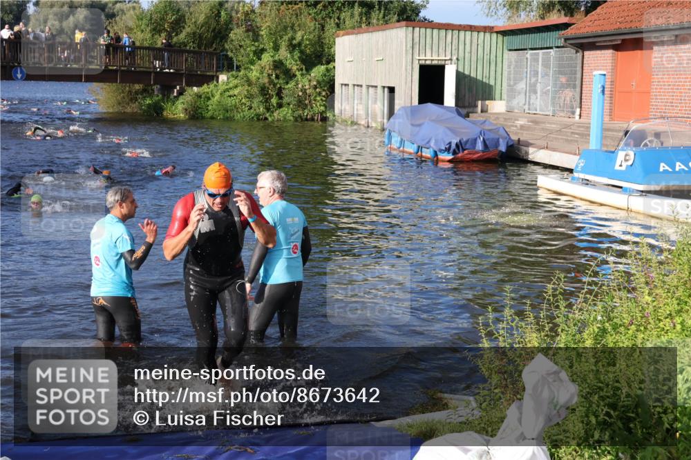 31.08.2025 - Elbe Triathlon Hamburg Luisa Fischer http://msf.ph/oto/8673642 31.08.2025 08:45:14 Schwimmen 311, 331 meine-sportfotos.de