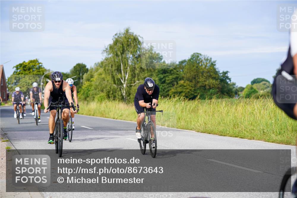 31.08.2025 - Elbe Triathlon Hamburg Michael Burmester http://msf.ph/oto/8673643 31.08.2025 10:12:36 Radfahren 499, 530, 536, 648, 673, 708, 720, 748, 815, 848 meine-sportfotos.de