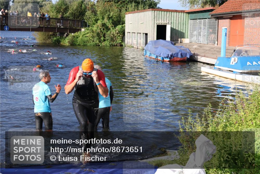 31.08.2025 - Elbe Triathlon Hamburg Luisa Fischer http://msf.ph/oto/8673651 31.08.2025 08:45:15 Schwimmen 311, 331 meine-sportfotos.de