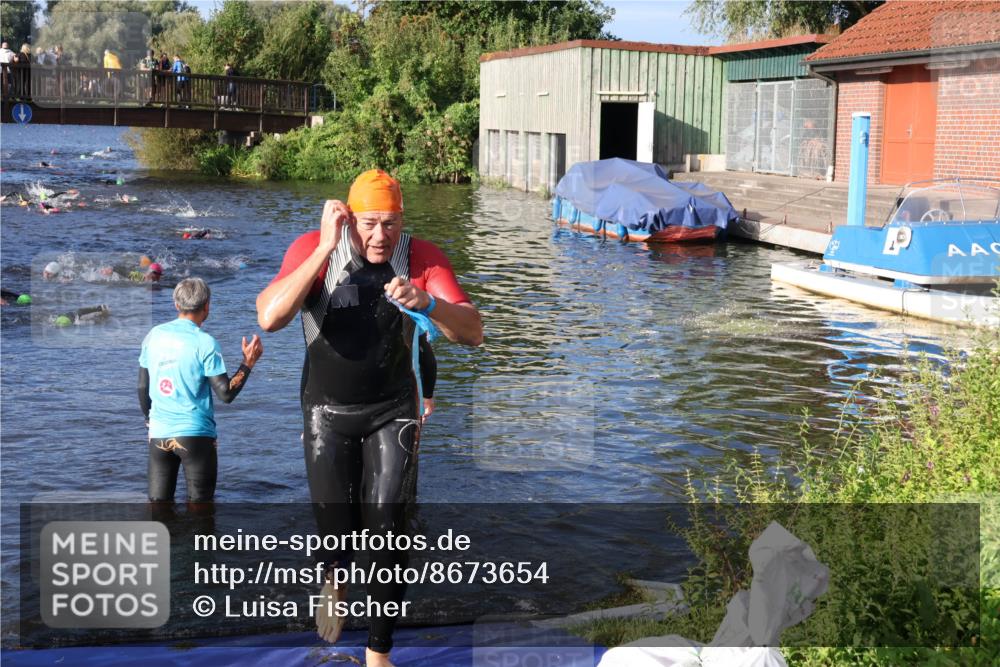 31.08.2025 - Elbe Triathlon Hamburg Luisa Fischer http://msf.ph/oto/8673654 31.08.2025 08:45:15 Schwimmen 311, 331 meine-sportfotos.de