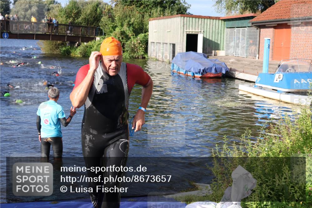 31.08.2025 - Elbe Triathlon Hamburg Luisa Fischer http://msf.ph/oto/8673657 31.08.2025 08:45:16 Schwimmen 331 meine-sportfotos.de