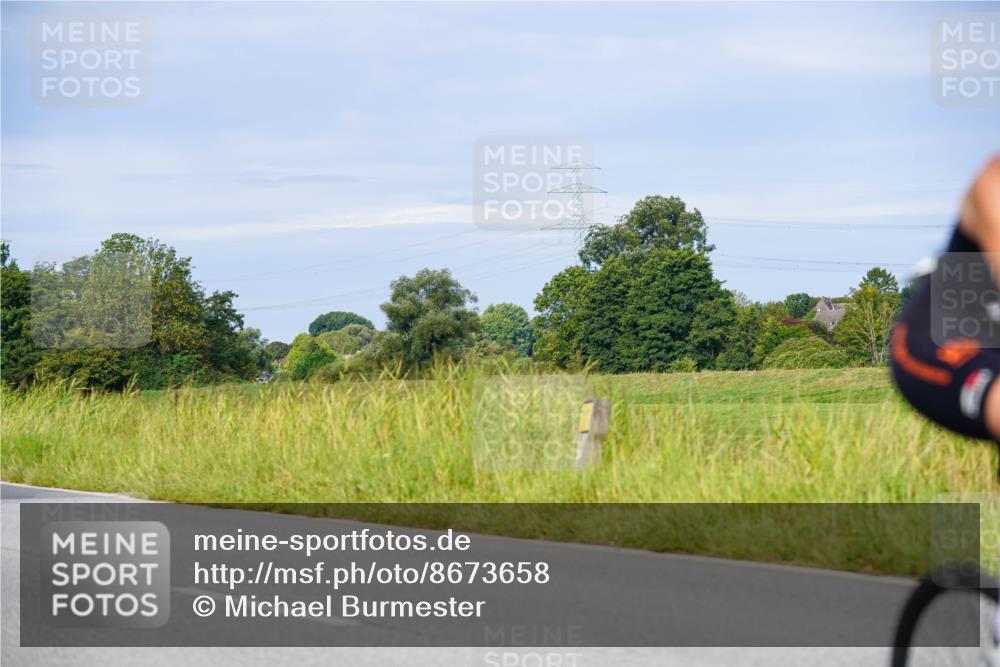 31.08.2025 - Elbe Triathlon Hamburg Michael Burmester http://msf.ph/oto/8673658 31.08.2025 10:12:38 Radfahren 530, 536, 648, 673, 708, 720, 748, 813, 815, 848 meine-sportfotos.de