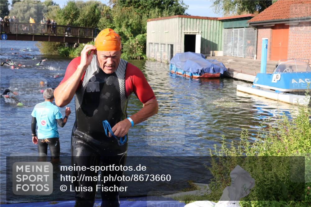 31.08.2025 - Elbe Triathlon Hamburg Luisa Fischer http://msf.ph/oto/8673660 31.08.2025 08:45:16 Schwimmen 331 meine-sportfotos.de