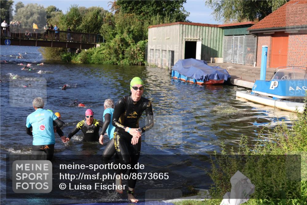 31.08.2025 - Elbe Triathlon Hamburg Luisa Fischer http://msf.ph/oto/8673665 31.08.2025 08:45:29 Schwimmen 267, 320, 348, 368 meine-sportfotos.de