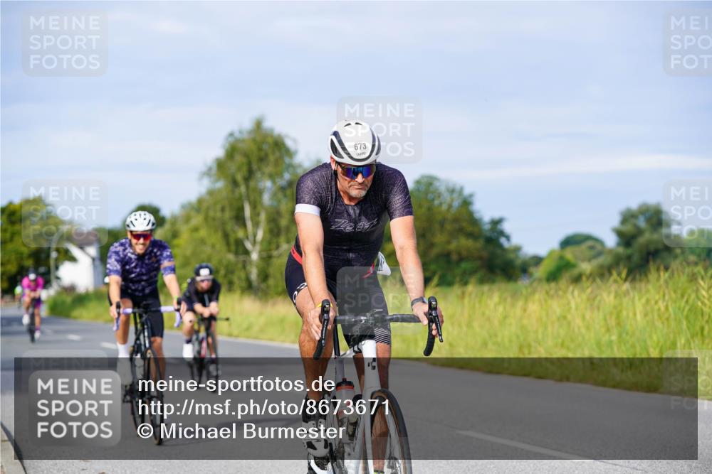 31.08.2025 - Elbe Triathlon Hamburg Michael Burmester http://msf.ph/oto/8673671 31.08.2025 10:12:39 Radfahren 530, 536, 673, 708, 720, 813, 815, 848 meine-sportfotos.de