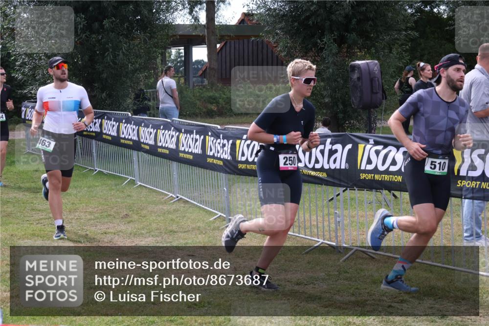 31.08.2025 - Elbe Triathlon Hamburg Luisa Fischer http://msf.ph/oto/8673687 31.08.2025 11:06:29 Laufen 54, 463, 510, 250 meine-sportfotos.de