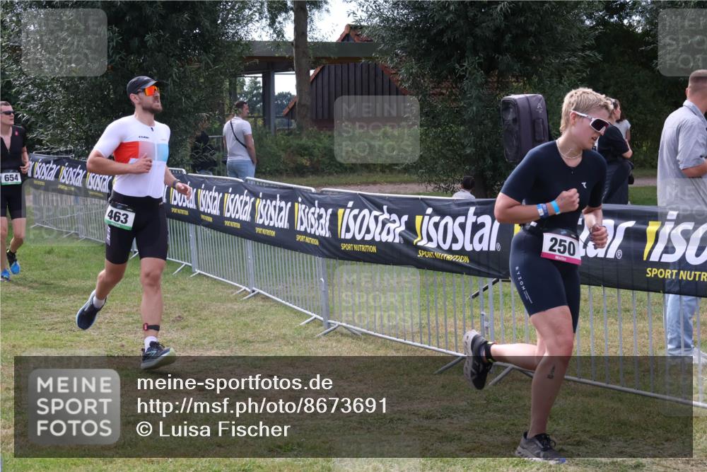 31.08.2025 - Elbe Triathlon Hamburg Luisa Fischer http://msf.ph/oto/8673691 31.08.2025 11:06:30 Laufen 654, 463, 250 meine-sportfotos.de
