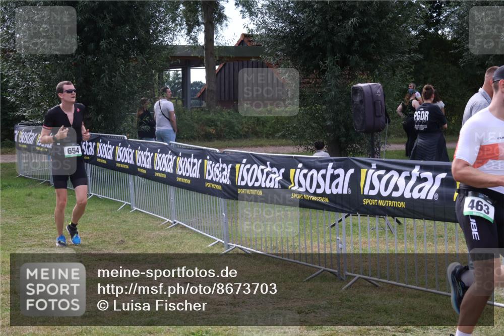 31.08.2025 - Elbe Triathlon Hamburg Luisa Fischer http://msf.ph/oto/8673703 31.08.2025 11:06:31 Laufen 654, 463 meine-sportfotos.de