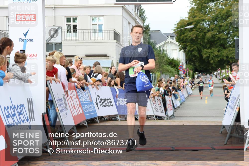 31.08.2025 - 21. Blankeneser Heldenlauf Strokosch-Dieckow http://msf.ph/oto/8673711 31.08.2025 10:51:34 Ziel 2187, 3580, 3030 meine-sportfotos.de