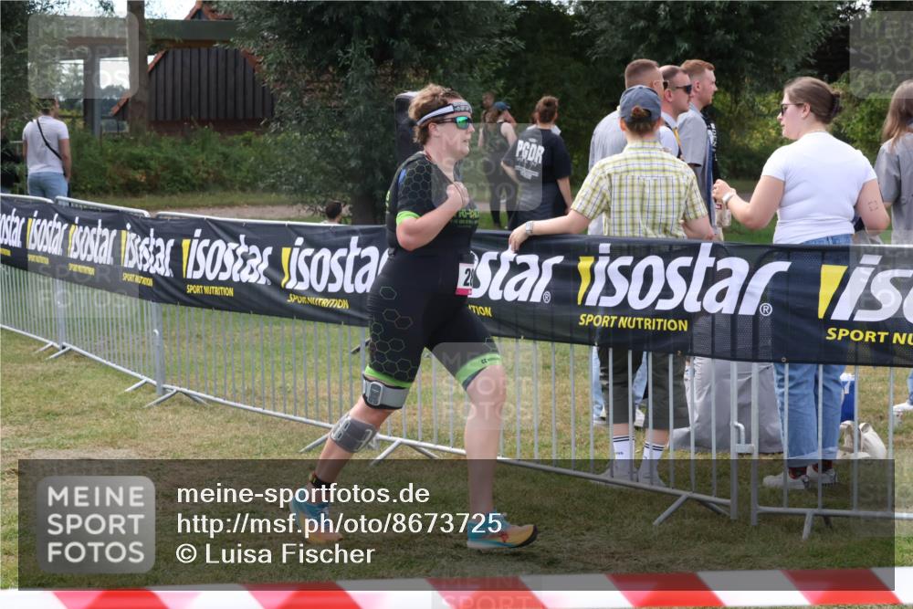 31.08.2025 - Elbe Triathlon Hamburg Luisa Fischer http://msf.ph/oto/8673725 31.08.2025 11:07:05 Laufen  meine-sportfotos.de