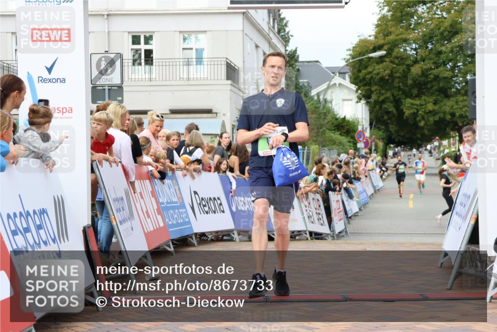 31.08.2025 - 21. Blankeneser Heldenlauf Strokosch-Dieckow http://msf.ph/oto/8673733 31.08.2025 10:51:34 Ziel 2187, 3580, 3030 meine-sportfotos.de