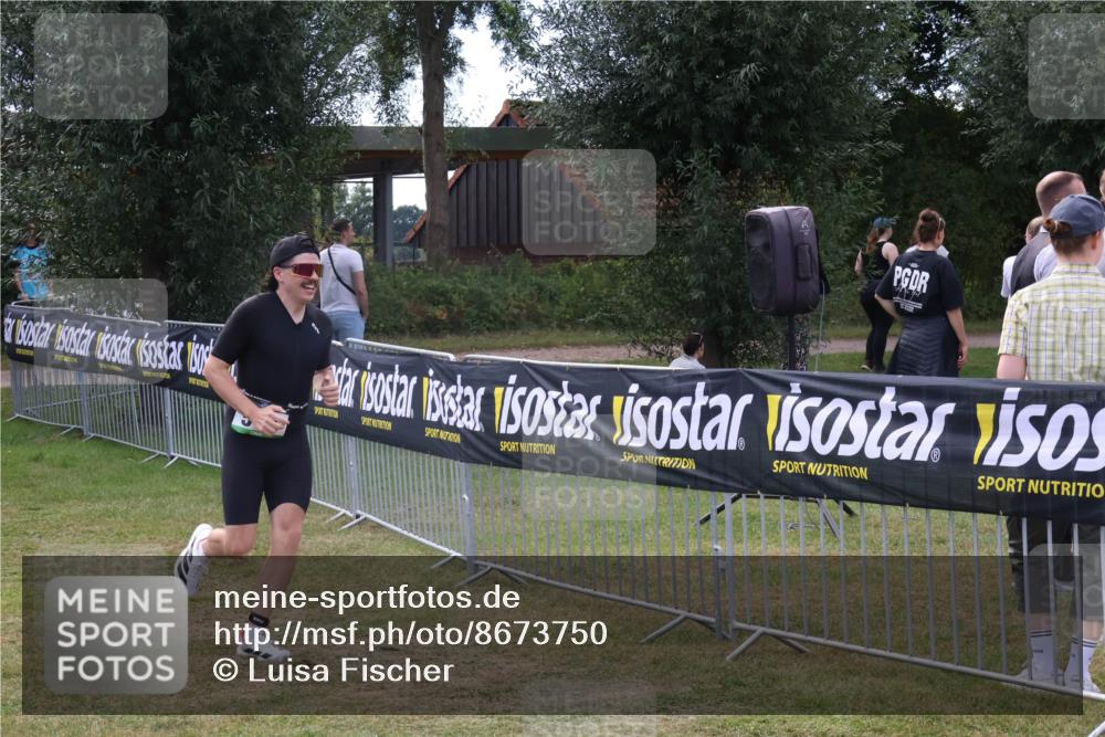 31.08.2025 - Elbe Triathlon Hamburg Luisa Fischer http://msf.ph/oto/8673750 31.08.2025 11:07:10 Laufen  meine-sportfotos.de