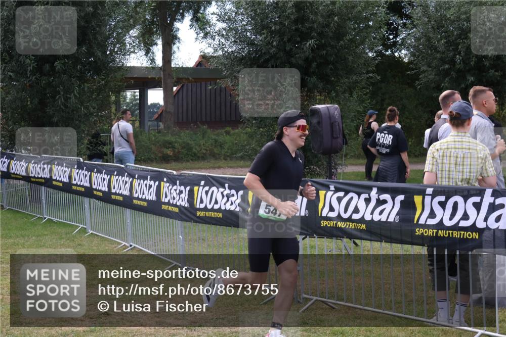31.08.2025 - Elbe Triathlon Hamburg Luisa Fischer http://msf.ph/oto/8673755 31.08.2025 11:07:10 Laufen 54 meine-sportfotos.de