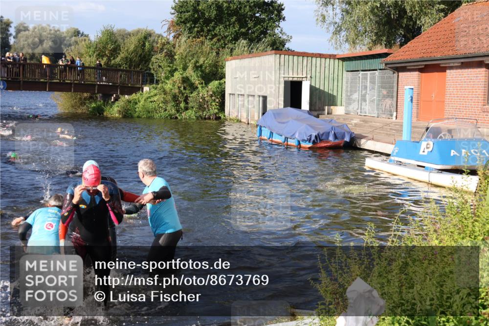 31.08.2025 - Elbe Triathlon Hamburg Luisa Fischer http://msf.ph/oto/8673769 31.08.2025 08:45:51 Schwimmen 260, 261, 285, 292, 324, 334, 384 meine-sportfotos.de