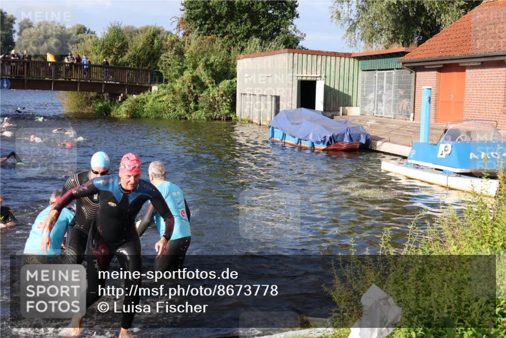 31.08.2025 - Elbe Triathlon Hamburg Luisa Fischer http://msf.ph/oto/8673778 31.08.2025 08:45:51 Schwimmen 260, 261, 285, 292, 324, 334, 384 meine-sportfotos.de
