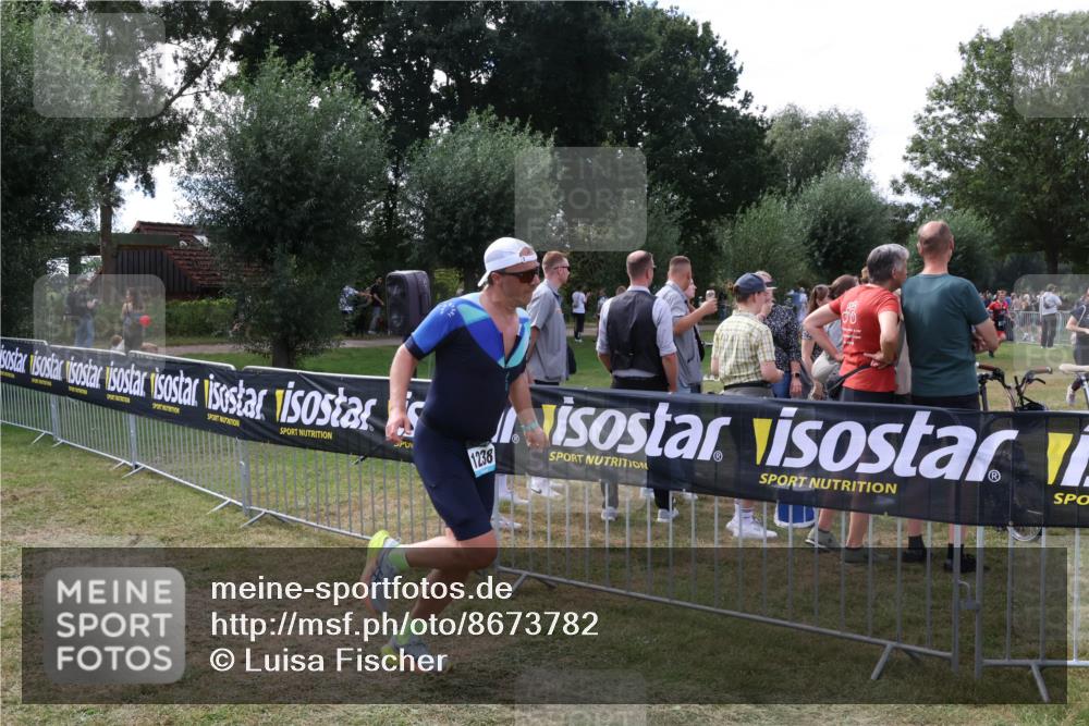 31.08.2025 - Elbe Triathlon Hamburg Luisa Fischer http://msf.ph/oto/8673782 31.08.2025 11:28:55 Laufen 1238 meine-sportfotos.de