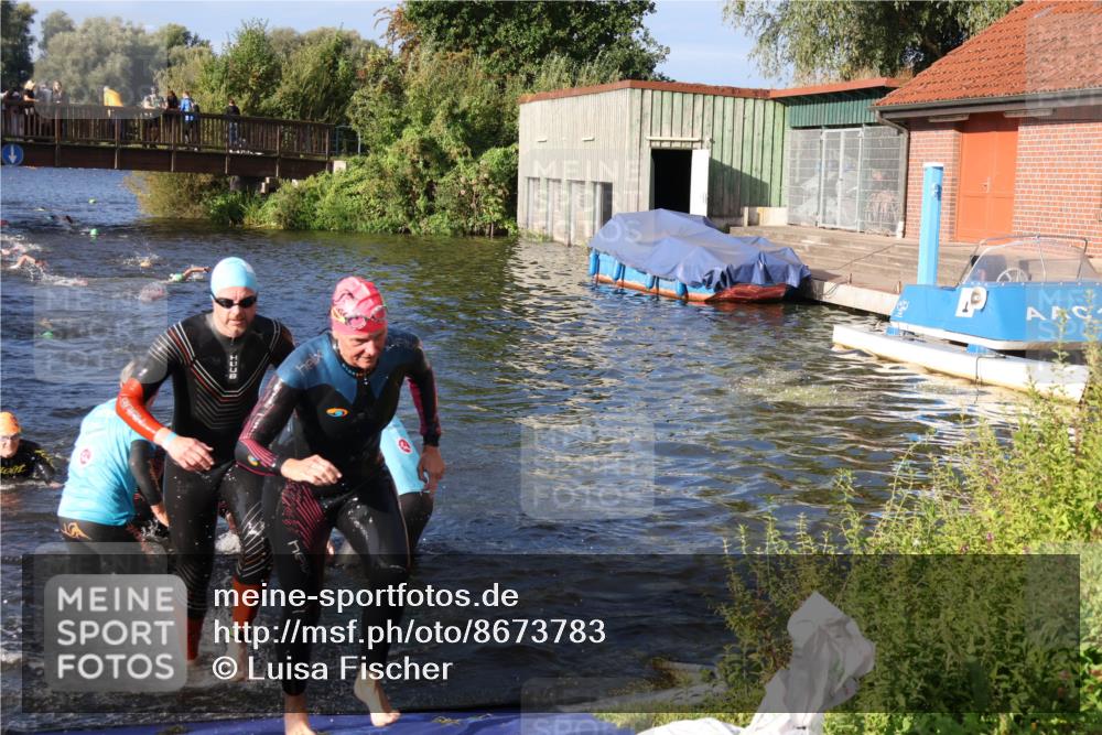 31.08.2025 - Elbe Triathlon Hamburg Luisa Fischer http://msf.ph/oto/8673783 31.08.2025 08:45:52 Schwimmen 260, 261, 285, 292, 324, 334, 384 meine-sportfotos.de