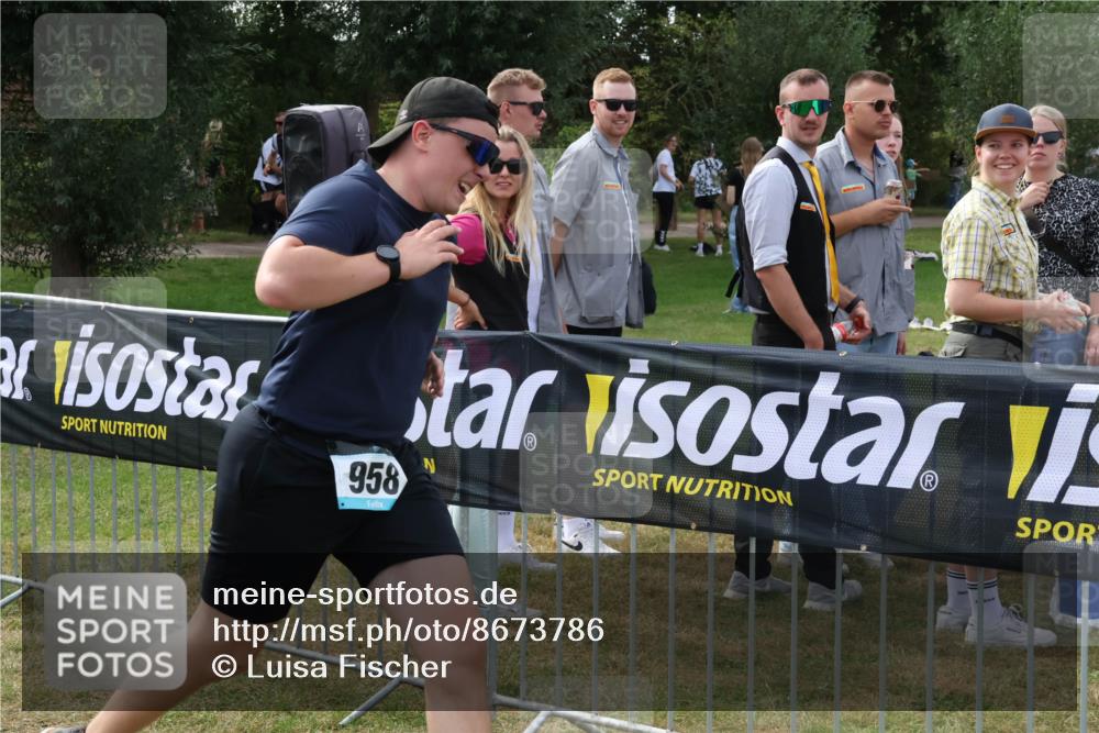 31.08.2025 - Elbe Triathlon Hamburg Luisa Fischer http://msf.ph/oto/8673786 31.08.2025 11:28:59 Laufen 958 meine-sportfotos.de