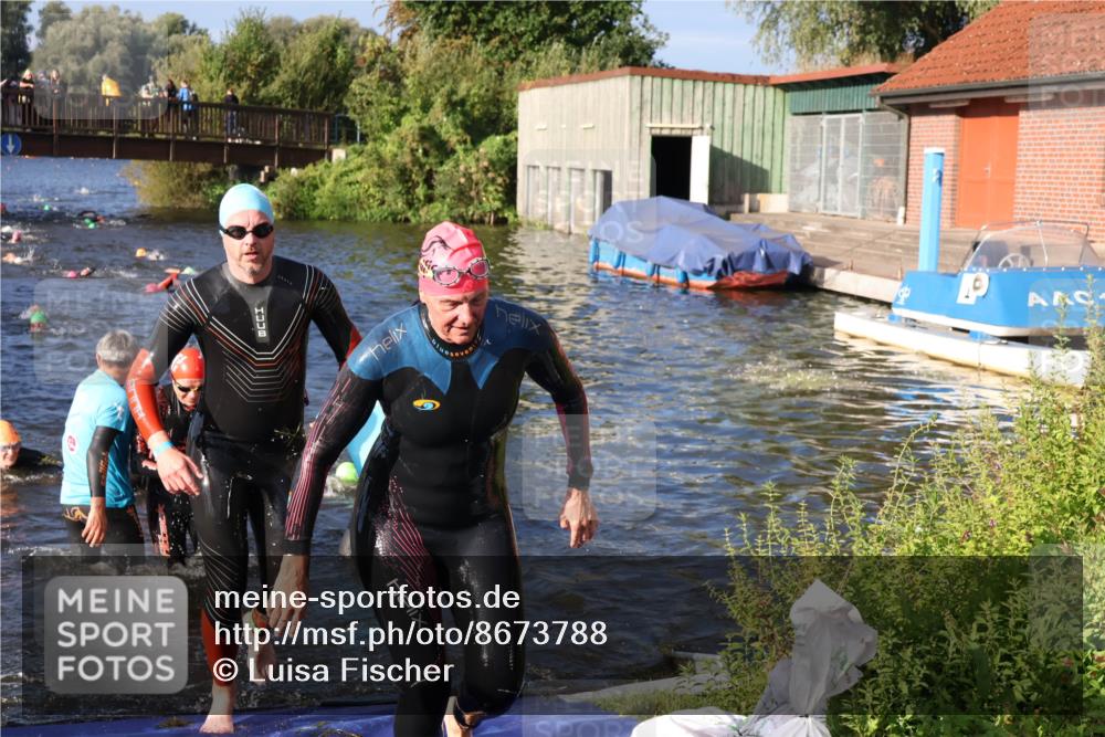 31.08.2025 - Elbe Triathlon Hamburg Luisa Fischer http://msf.ph/oto/8673788 31.08.2025 08:45:53 Schwimmen 260, 261, 285, 292, 324, 334, 384 meine-sportfotos.de