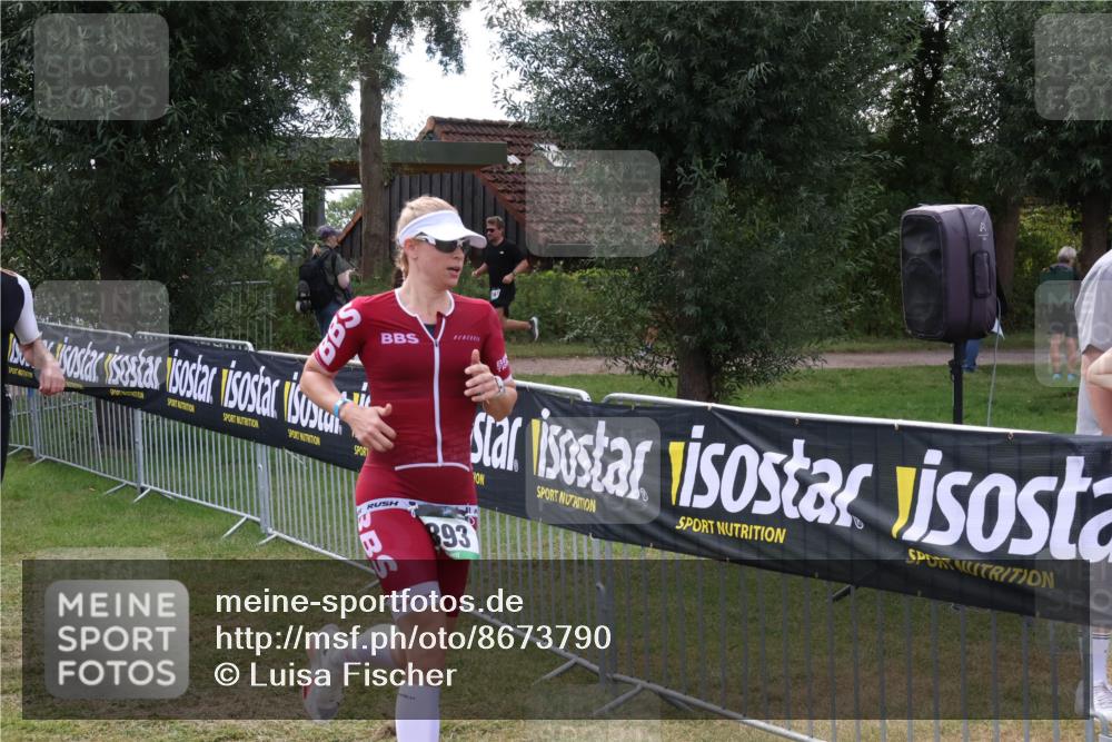 31.08.2025 - Elbe Triathlon Hamburg Luisa Fischer http://msf.ph/oto/8673790 31.08.2025 11:29:16 Laufen 99, 893 meine-sportfotos.de