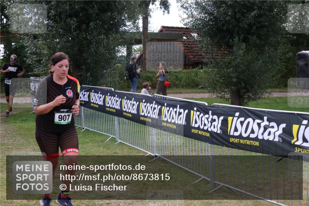 31.08.2025 - Elbe Triathlon Hamburg Luisa Fischer http://msf.ph/oto/8673815 31.08.2025 11:29:25 Laufen 1026, 907 meine-sportfotos.de