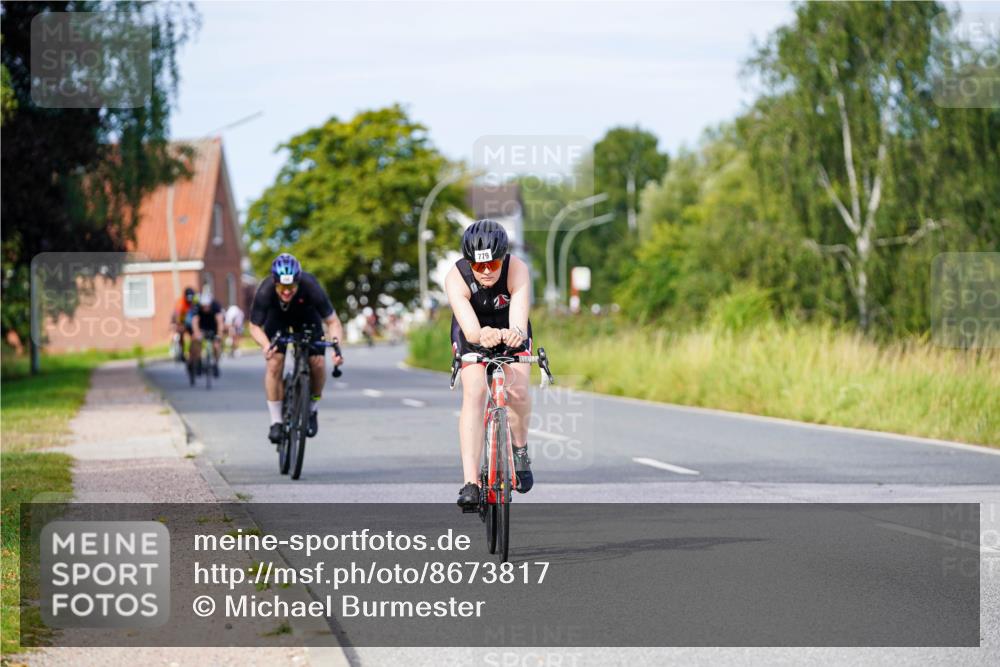31.08.2025 - Elbe Triathlon Hamburg Michael Burmester http://msf.ph/oto/8673817 31.08.2025 10:12:59 Radfahren 486, 711, 779 meine-sportfotos.de