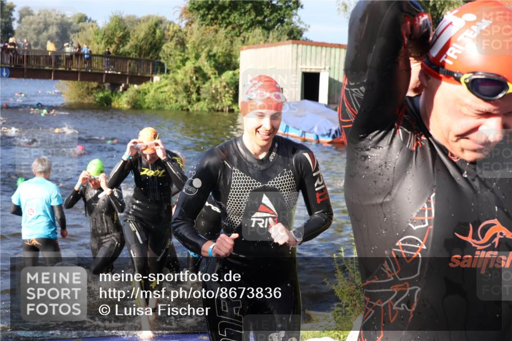 31.08.2025 - Elbe Triathlon Hamburg Luisa Fischer http://msf.ph/oto/8673836 31.08.2025 08:45:59 Schwimmen 260, 261, 285, 324, 334, 360 meine-sportfotos.de