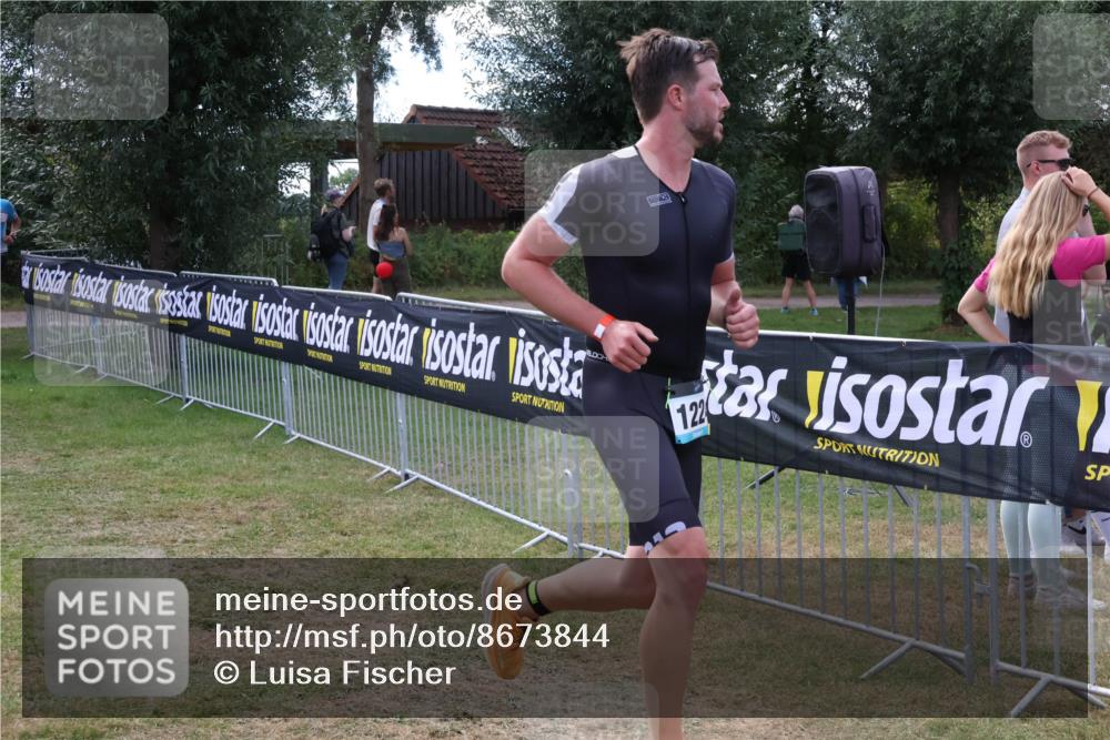 31.08.2025 - Elbe Triathlon Hamburg Luisa Fischer http://msf.ph/oto/8673844 31.08.2025 11:29:37 Laufen 122 meine-sportfotos.de
