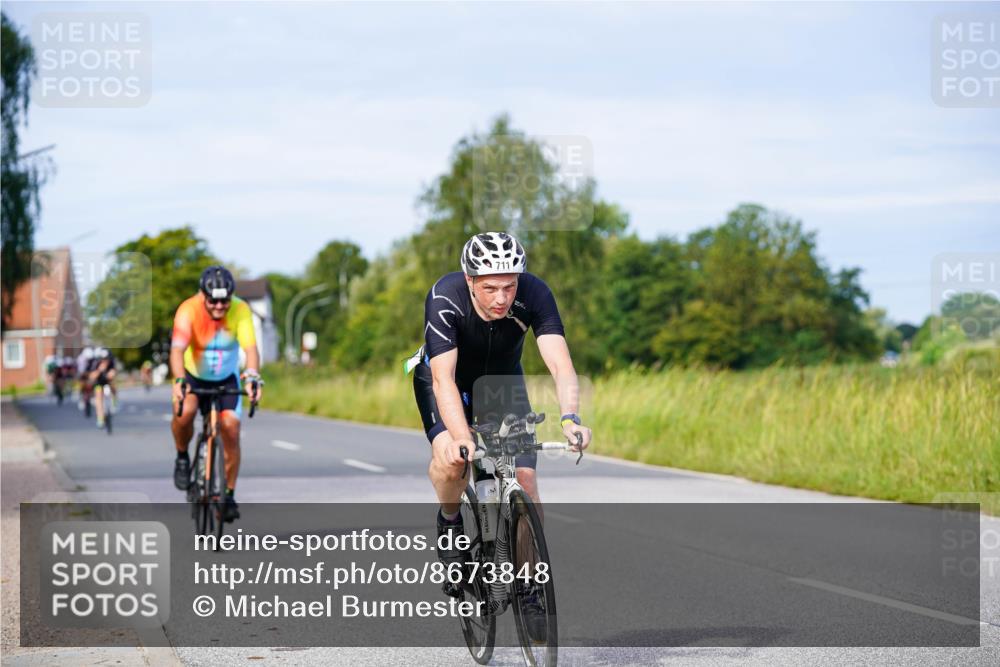 31.08.2025 - Elbe Triathlon Hamburg Michael Burmester http://msf.ph/oto/8673848 31.08.2025 10:13:06 Radfahren 500, 711, 719, 770, 884 meine-sportfotos.de